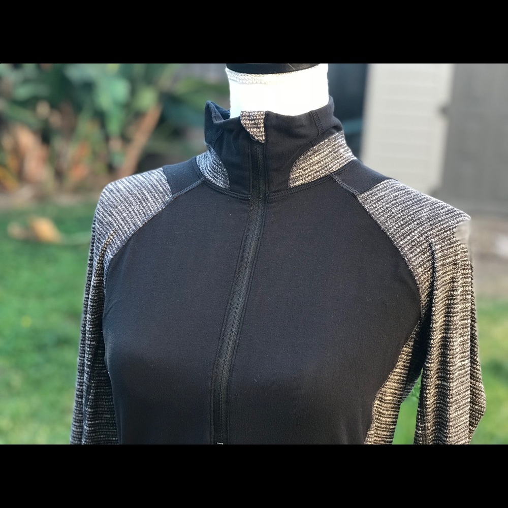 Lululemon Pullover - Picture 4 of 6