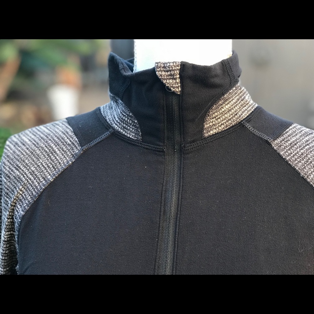 Lululemon Pullover - Picture 5 of 6