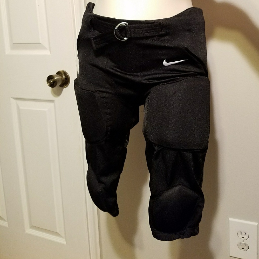 Nike football gear Boys size L