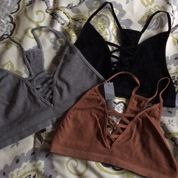 Other - 🎁SALE🎁 Bundle Of cross Padless Bralette 🎁🎁