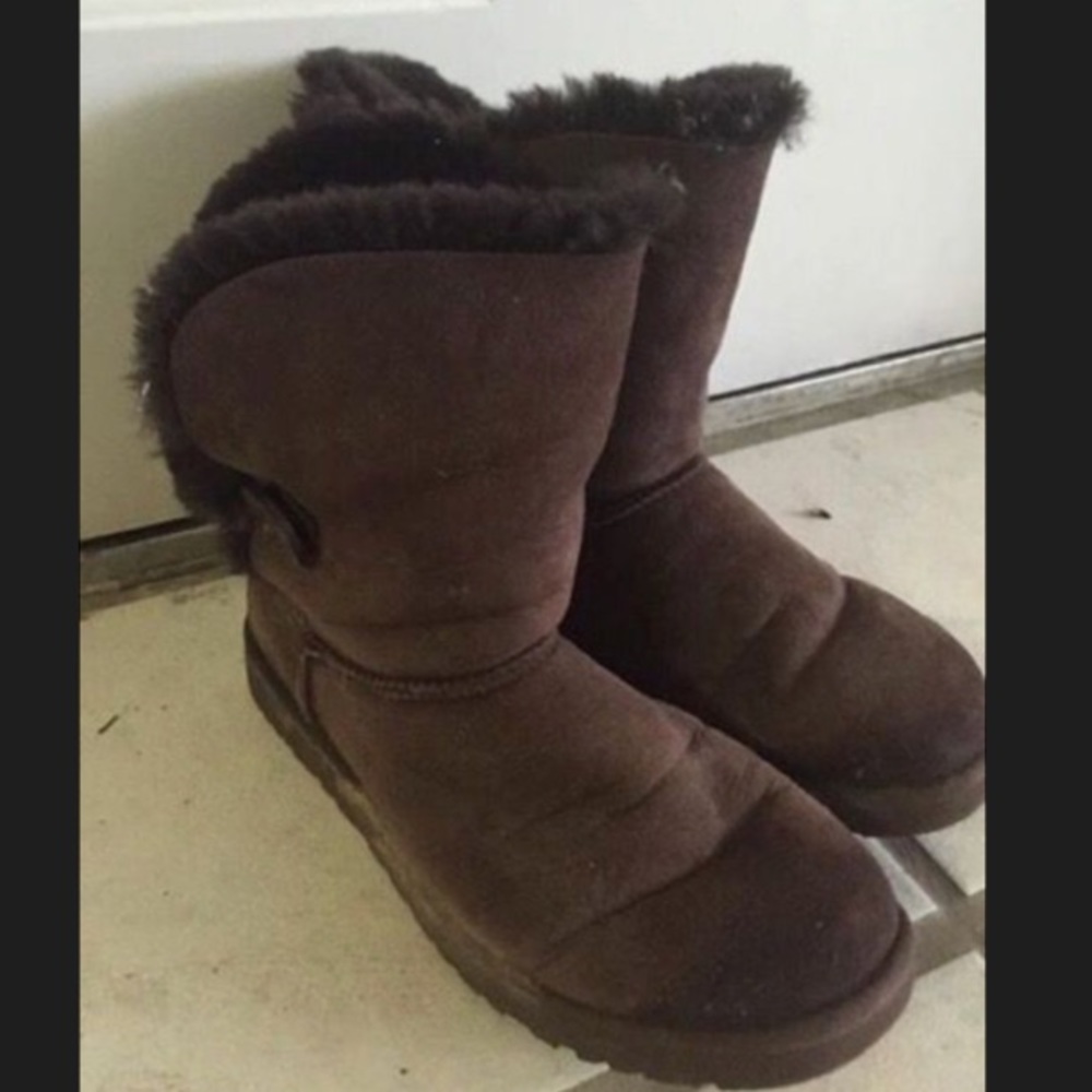 UGGS