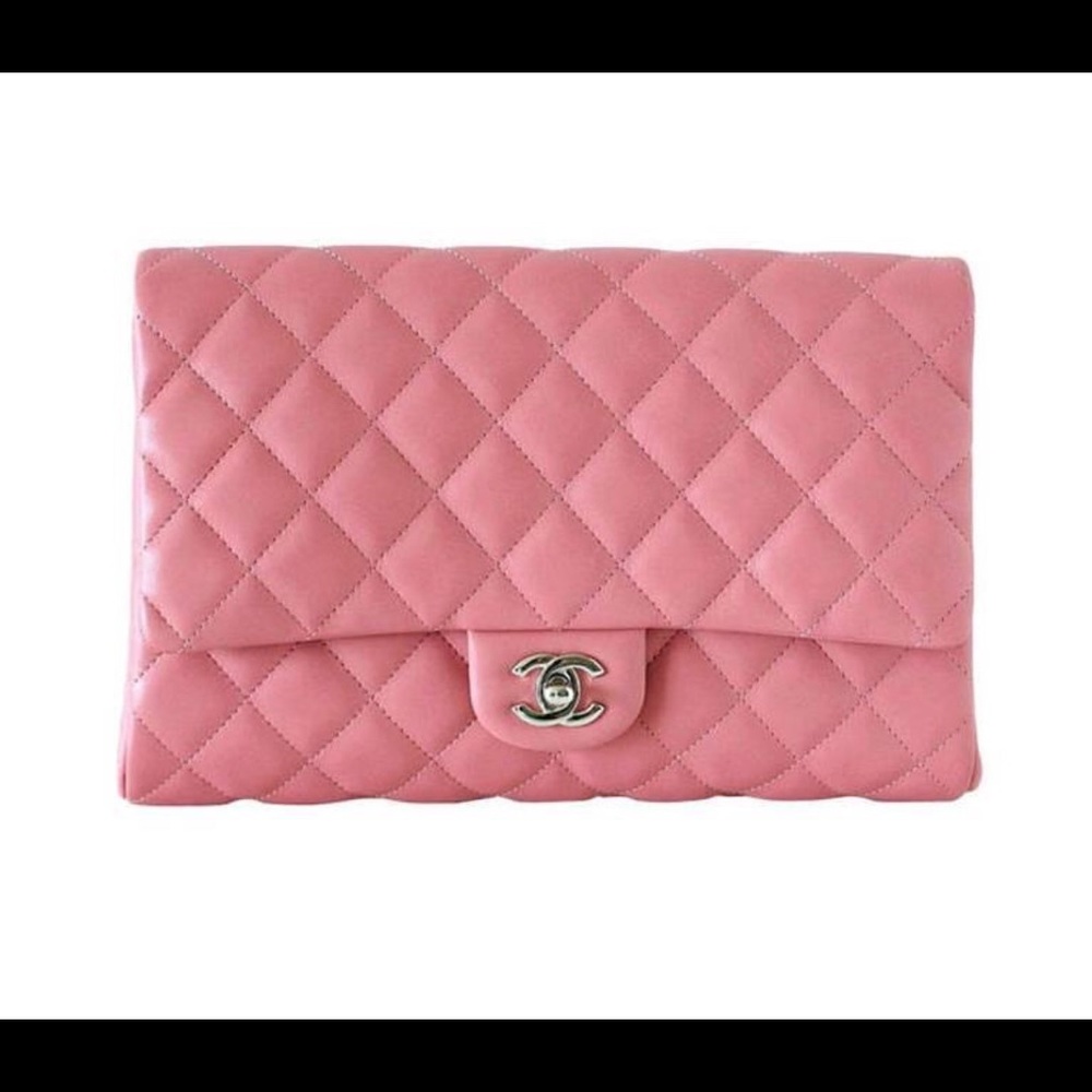 Chanel clutch with chain