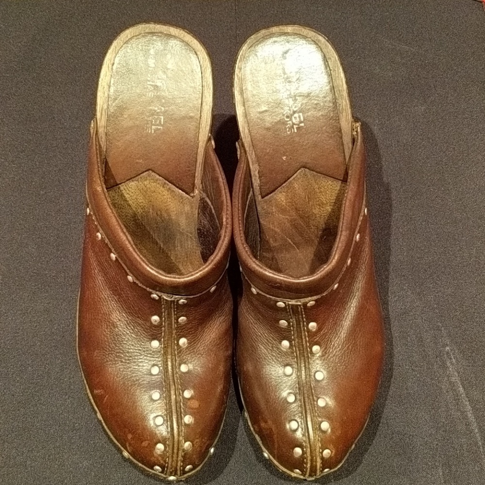 Michael Kors 4.5 inch wood heel shoes size 10