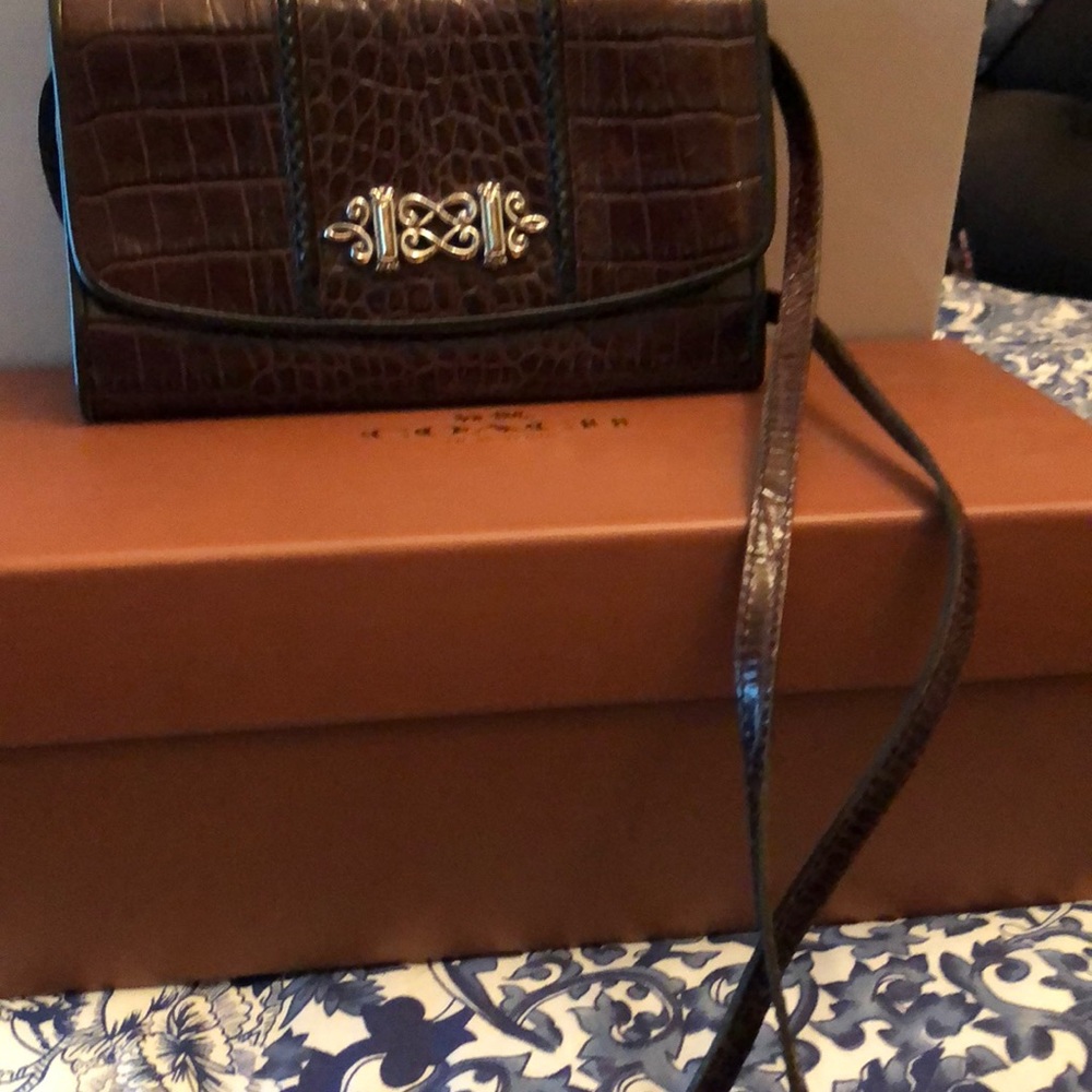 Brighton wallet with low no cross body strap