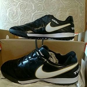 STILL FOR SALE  black Nike shoes