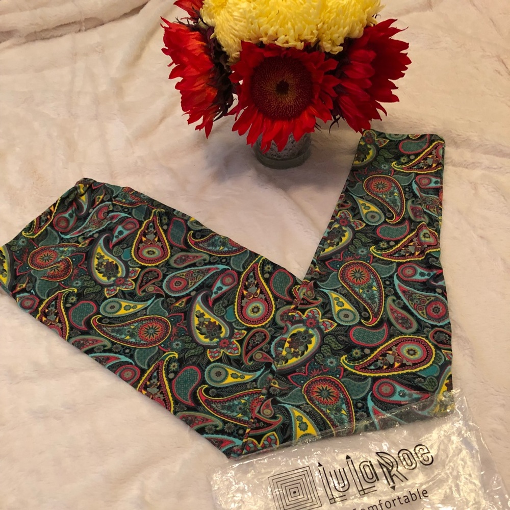 NWT Lularoe paisley TC LEGGINGS
