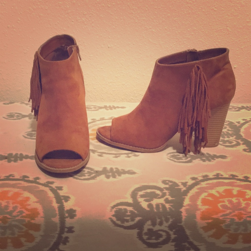 Cute Booties! Express ❤️