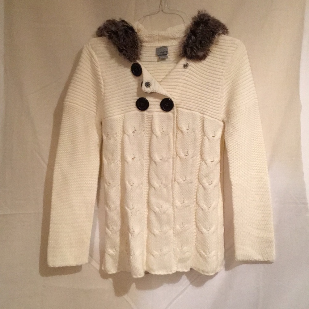 Hooded sweater