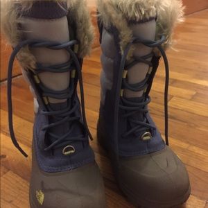 SOLD The North Face periwinkle snow boots size 2