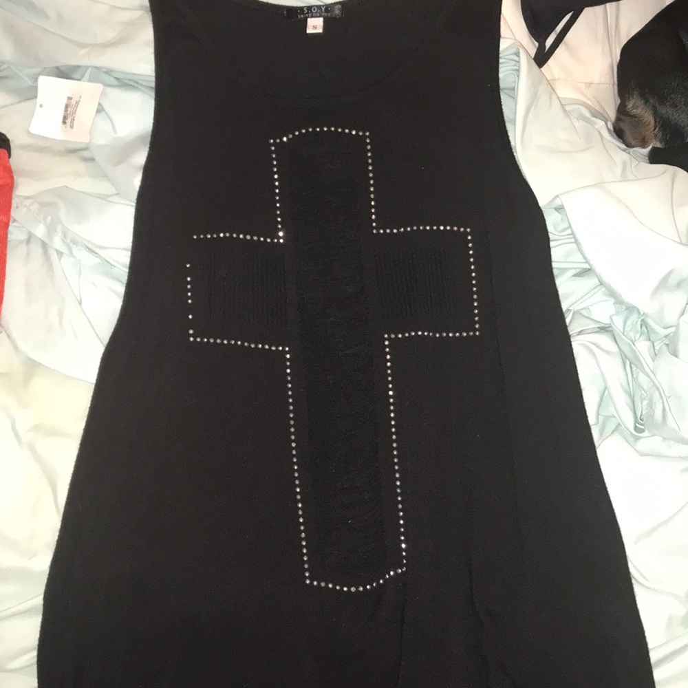 Cross cut out tank top