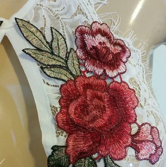 BLACK ONLY Lacey Sexy Embroidered Applique Bralette - Picture 8 of 8