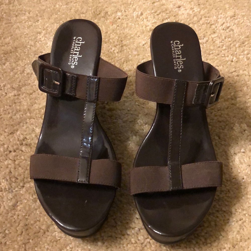 🤩🤩 NEW 🤩🤩Charles David brown slip on wedges