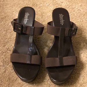 🤩🤩 NEW 🤩🤩Charles David brown slip on wedges