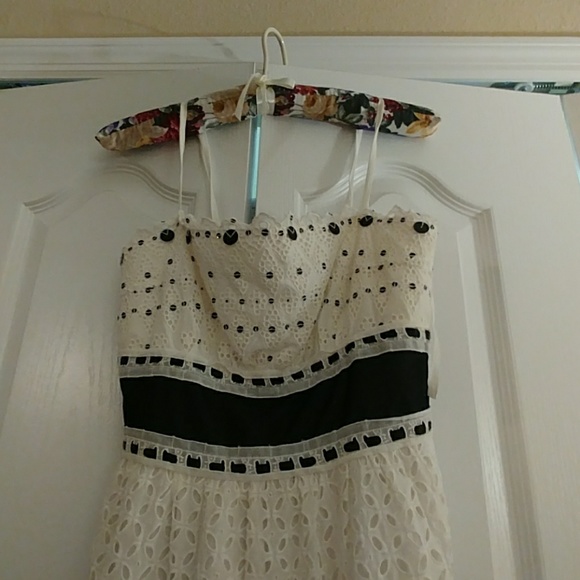 Pretty BCBG sundress - Picture 2 of 3
