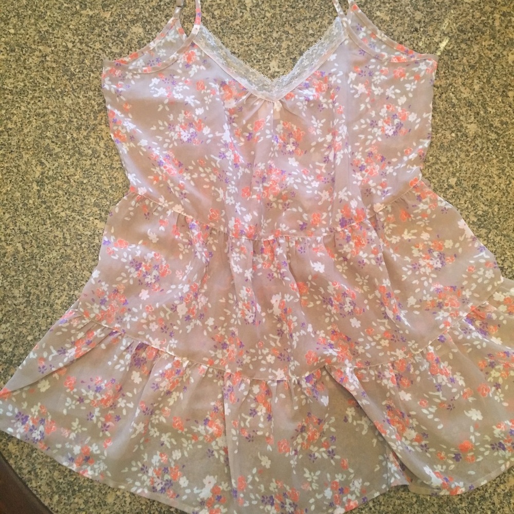 Wild pearl flowy semi - shear top