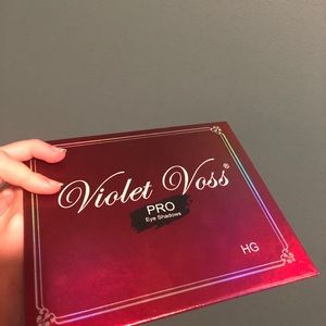 Violet Voss pro eyeshadow palette