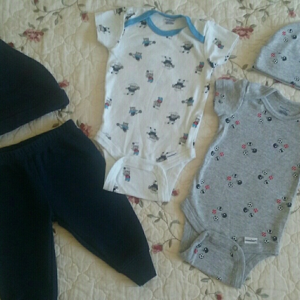 2 Gerber onesies with hat and bottoms