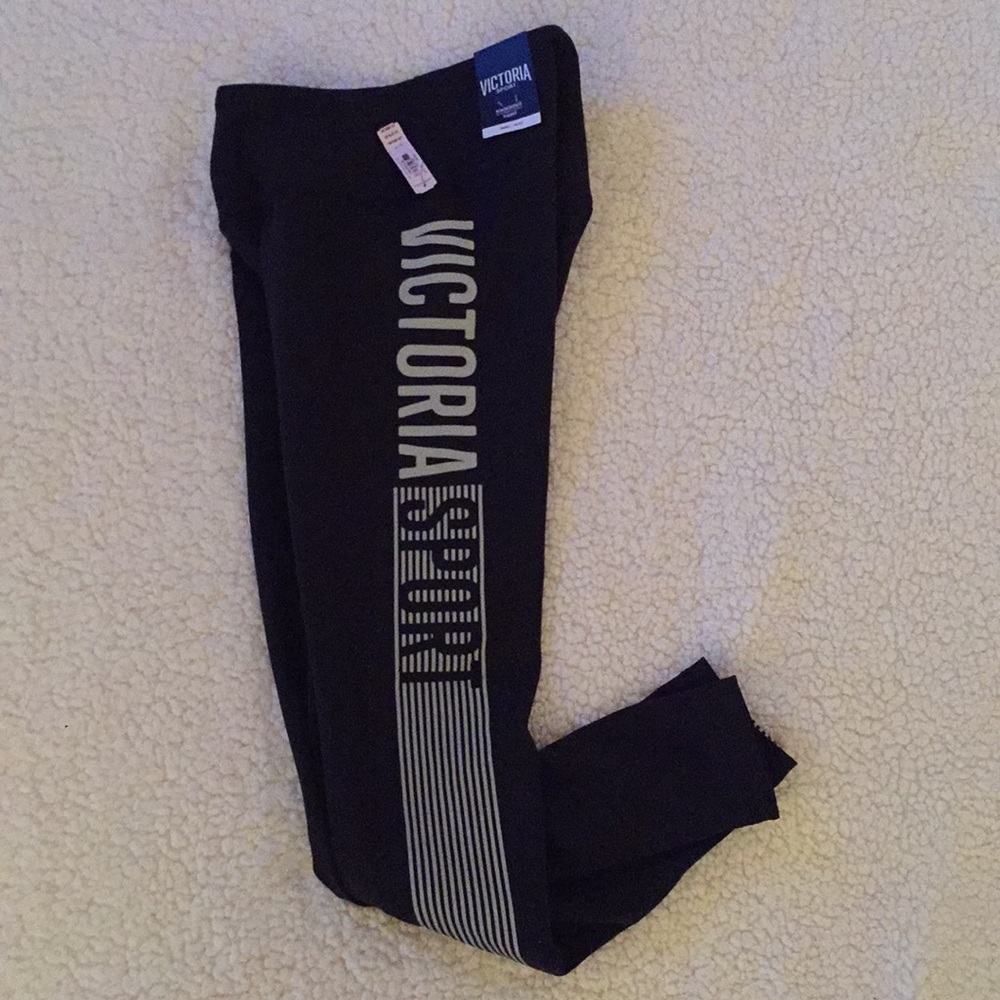 NWT Victoria Sport Leggings