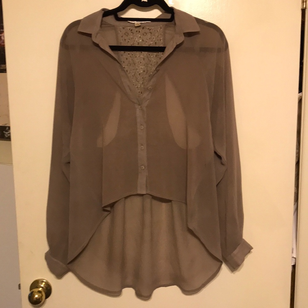 Butterfly cut out high-low blouse