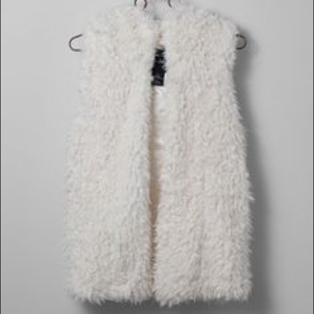 NWT Decree small Ivory or black faux fur vest - Picture 1 of 1