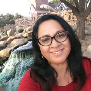 Meet your Posher, Christina