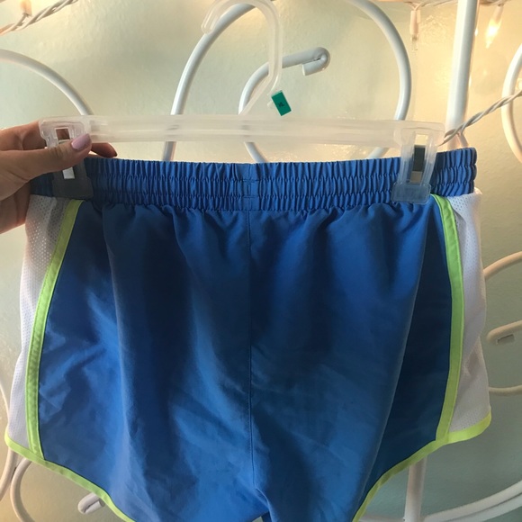 Under Armour Running Shorts - Picture 2 of 3