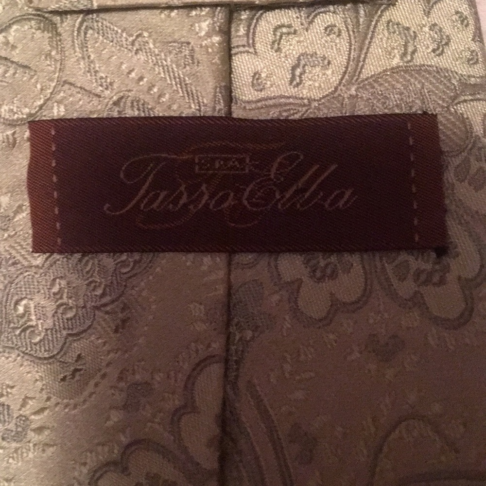 Tie (like new) - Picture 2 of 3