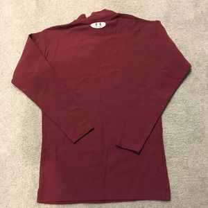Men’s Large Under Armour athletic shirt