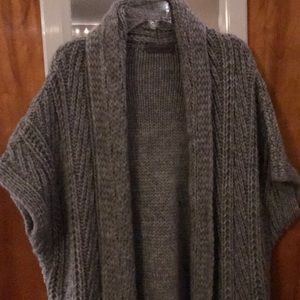 Short sleeve cable knit cardigan
