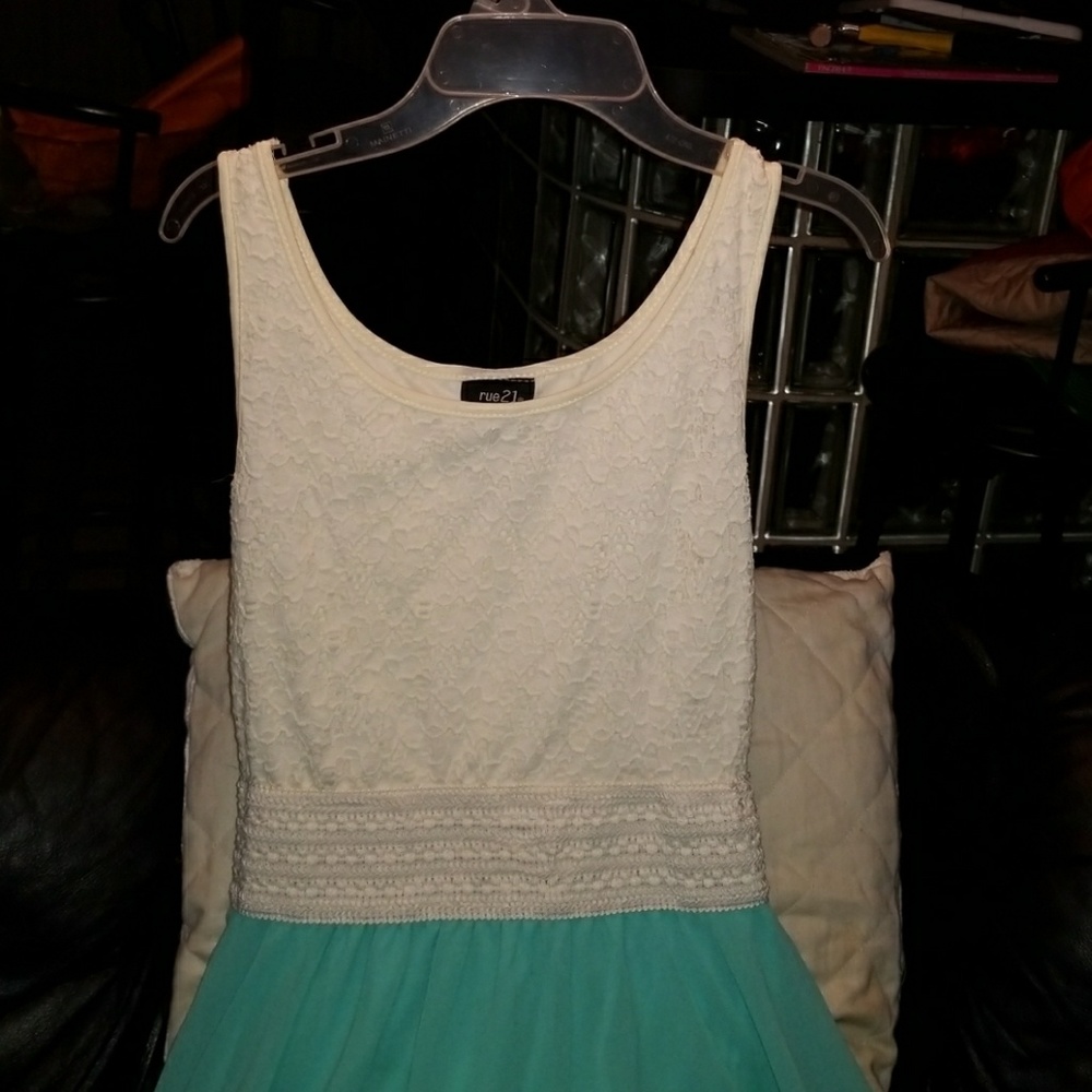RUE 21