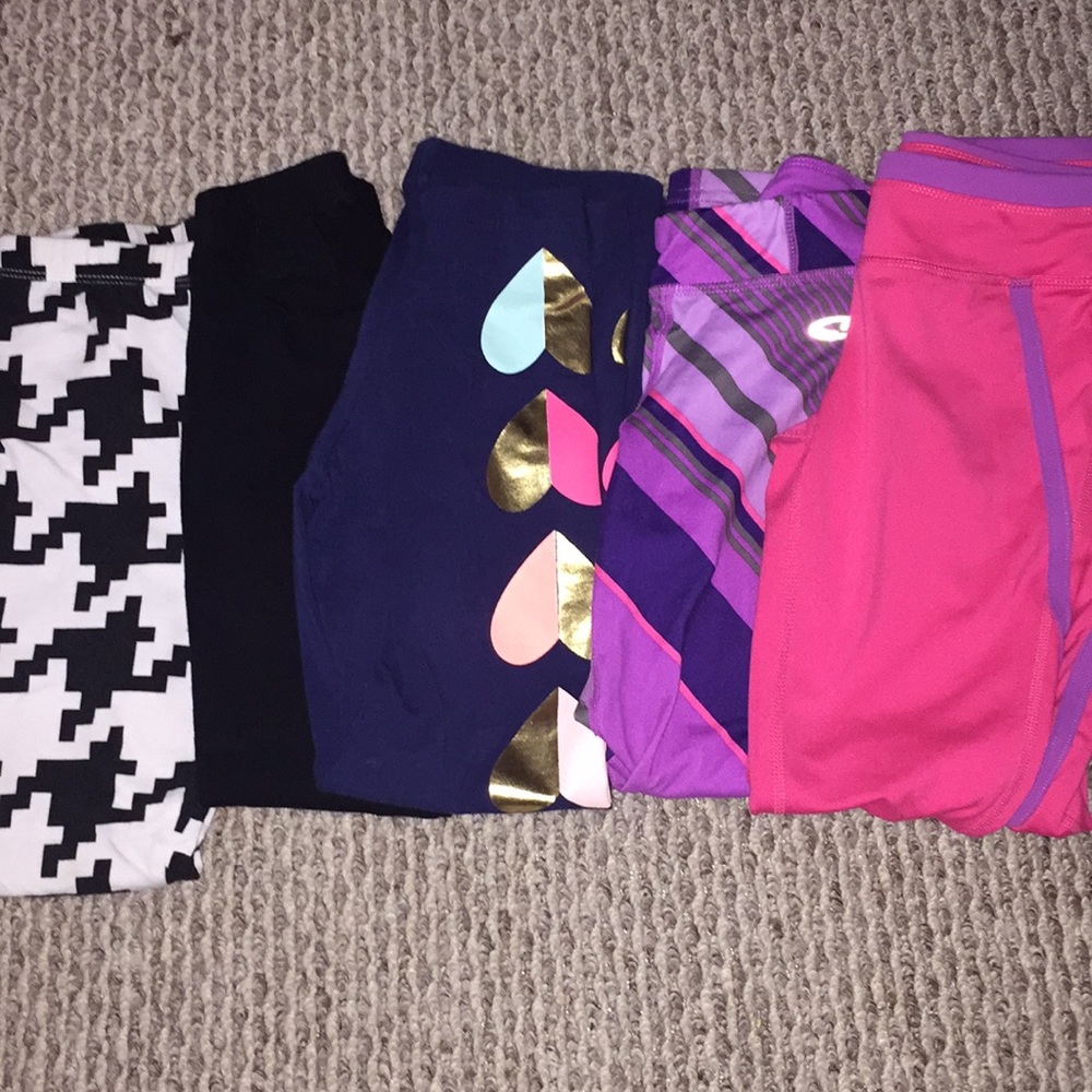 5 pair of girls size 6 leggings!