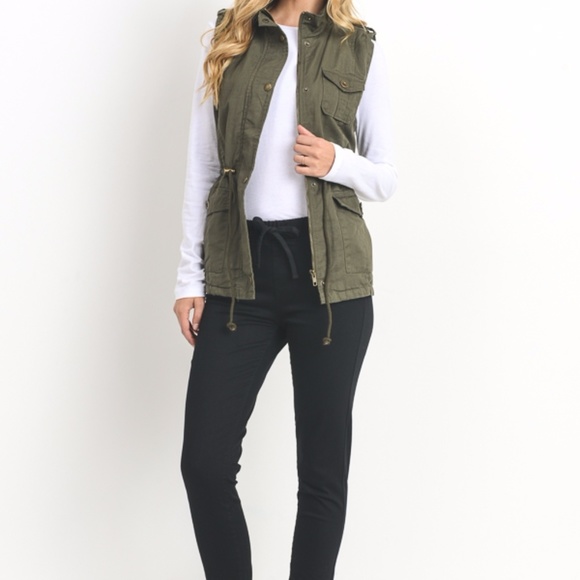 ❗️One left large ❗️NWT Olive green Vest - Picture 2 of 6