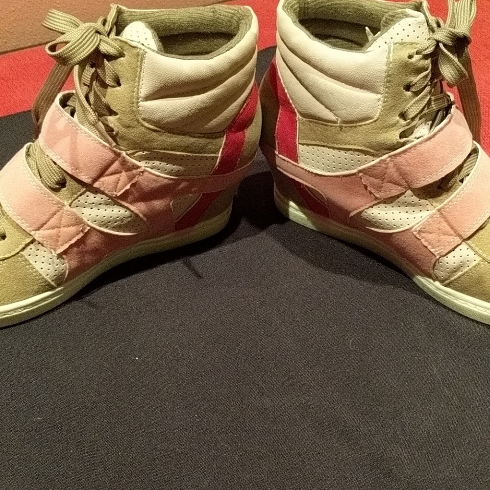 N.Y.L.A High Top Platform Shoes Size 10 womens - Picture 2 of 3