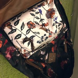 🎊ONLY FOR CYBER MONDAY 🎊
Mossimo Floral Backpack