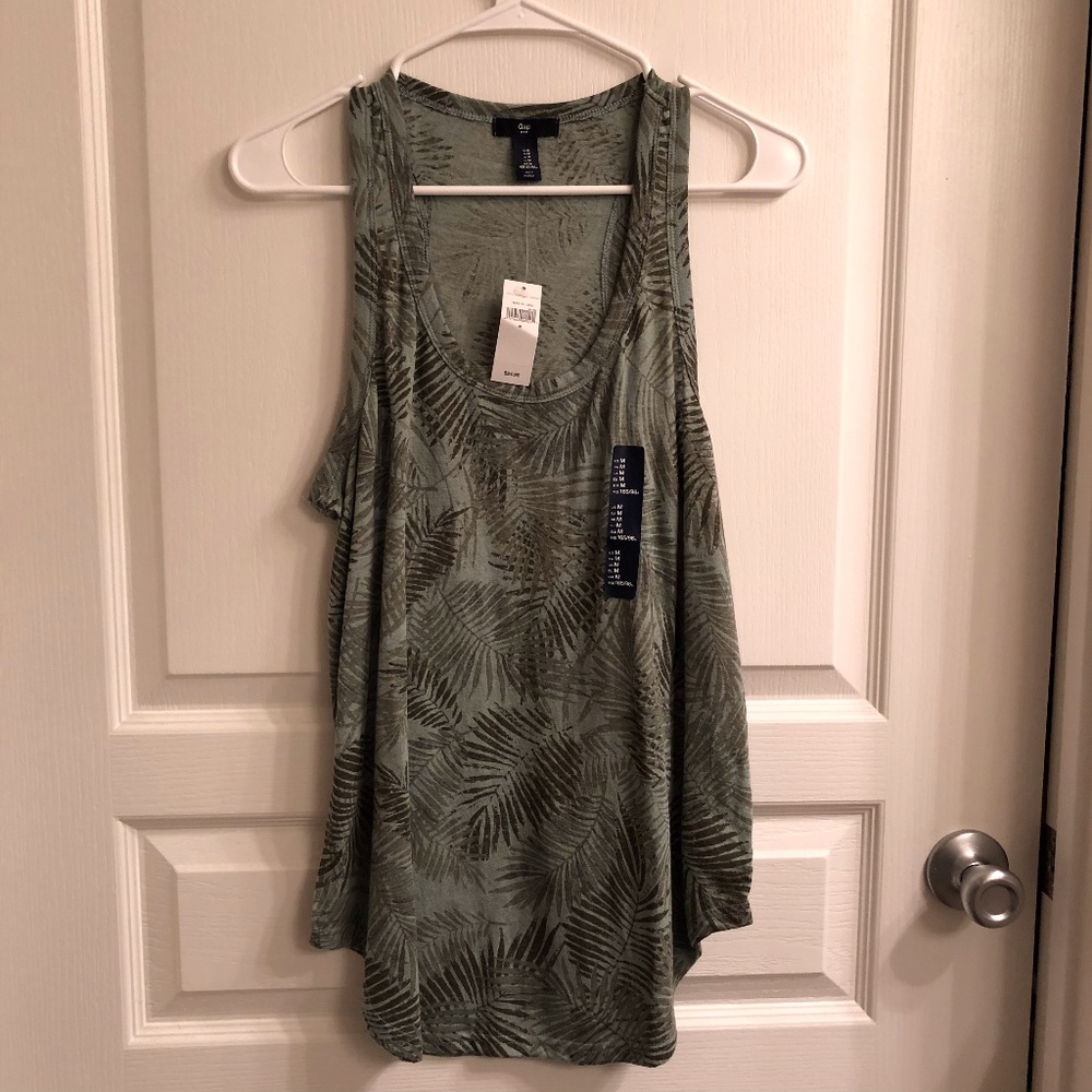Green leaf print tank top