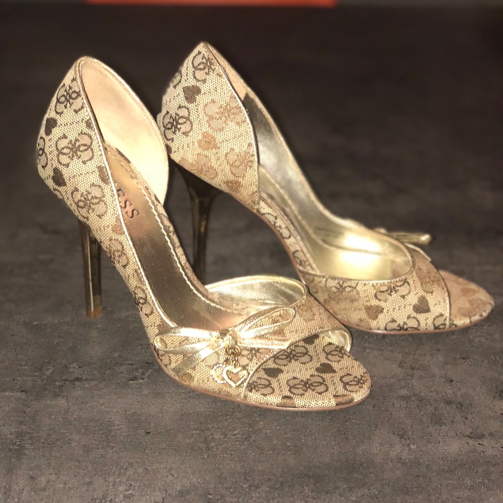 Guess Heels size us 4.5-5, euro 35