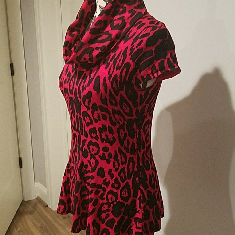 Top - Picture 2 of 2