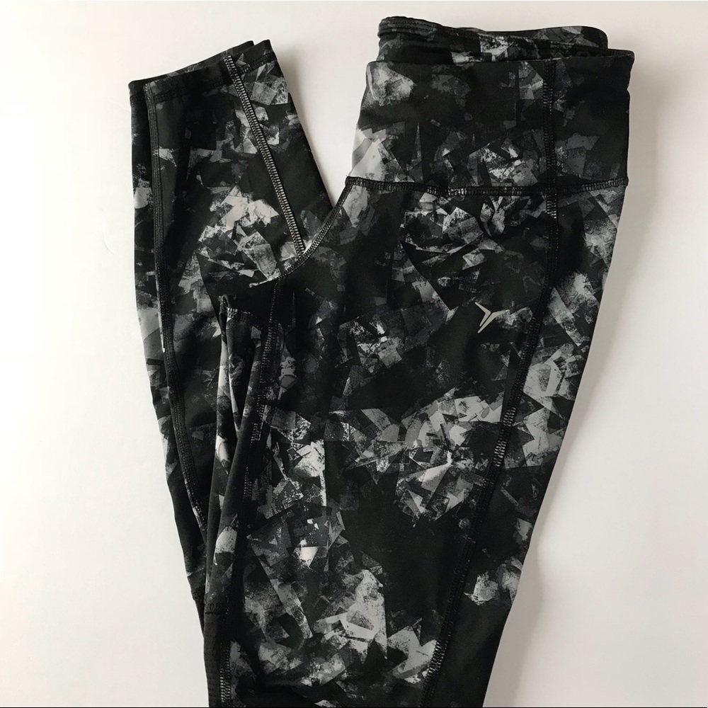 ✨ Old Navy Go Dry Active Leggings