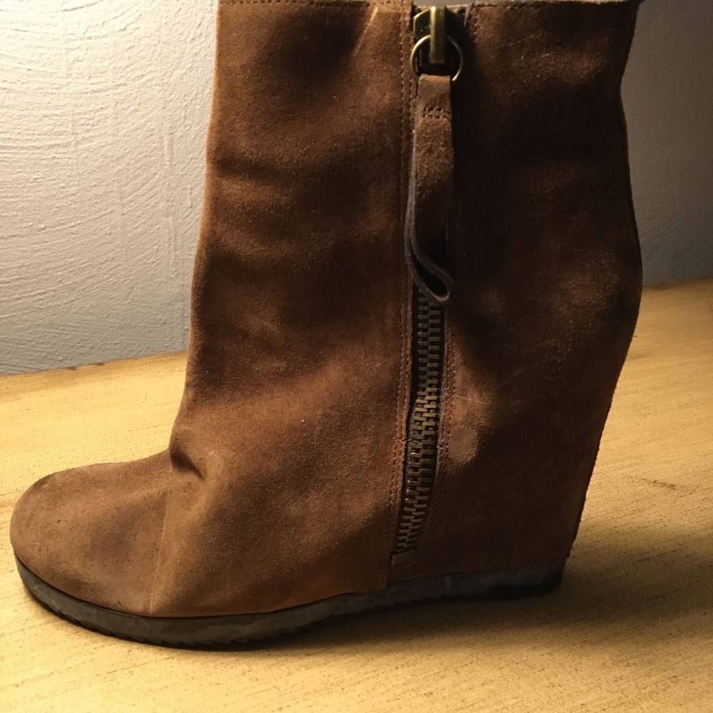 Brown suede high wedge bootie