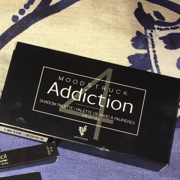 Moodstruck eyeshadow palette 4 - Picture 1 of 1