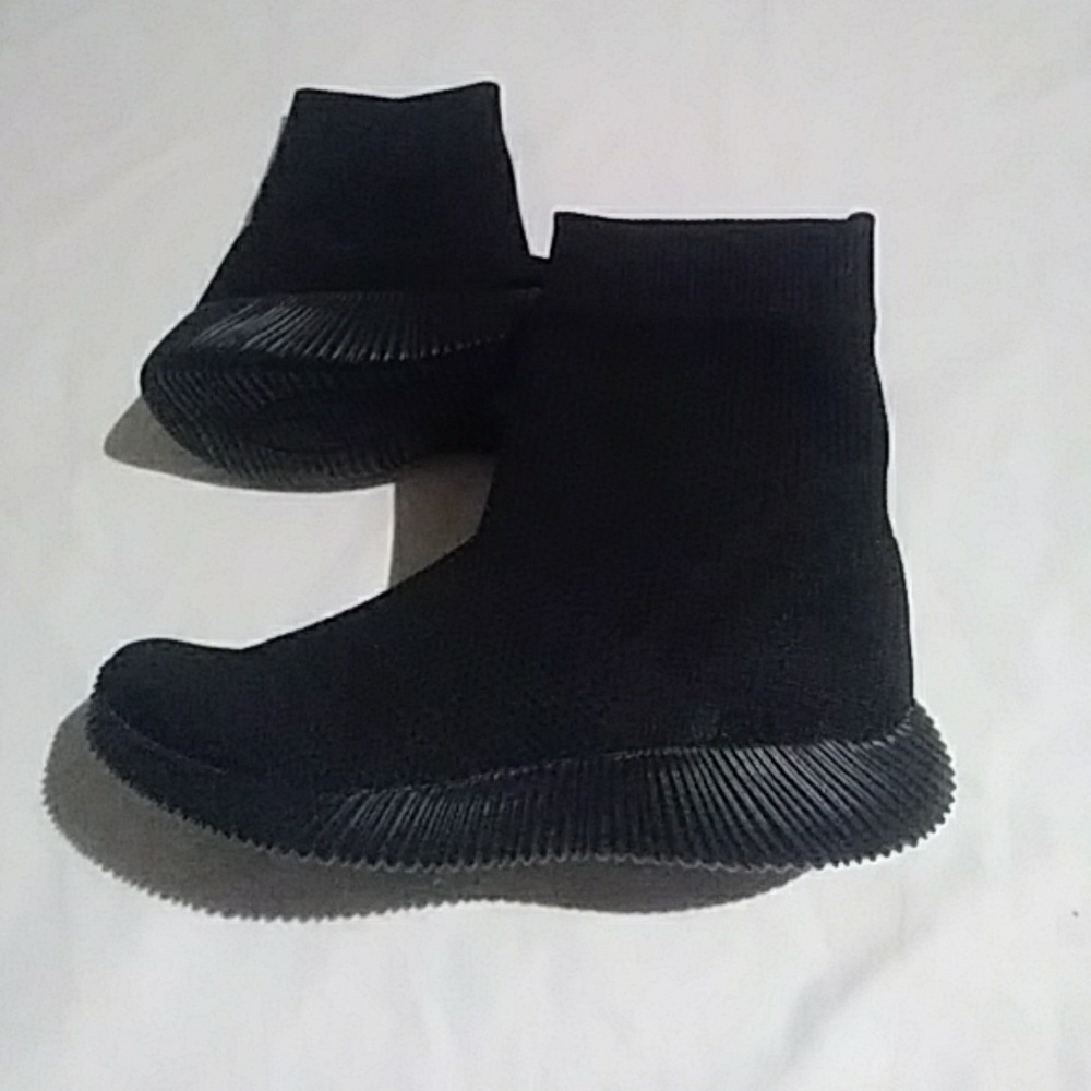 Cape Robbin Girl Black Scuba Sneaker
