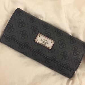 Guess Large Wallet