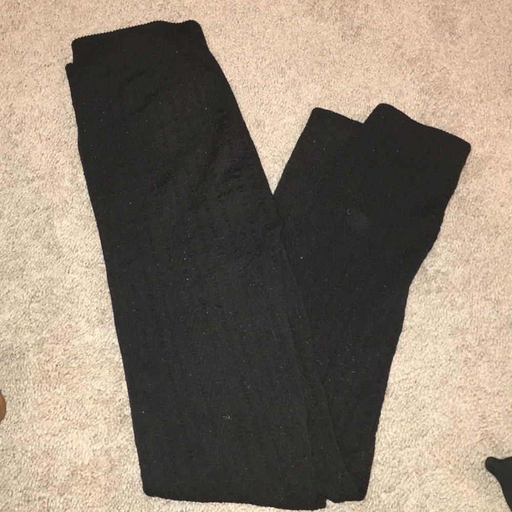 Patterned black leggings
