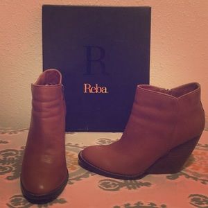 Cute booties by Reba! ❤️