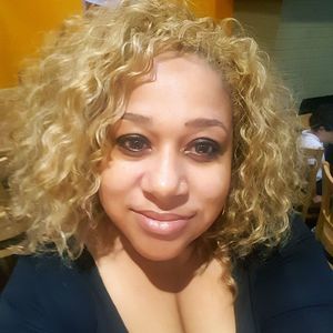 Meet your Posher, Yvette