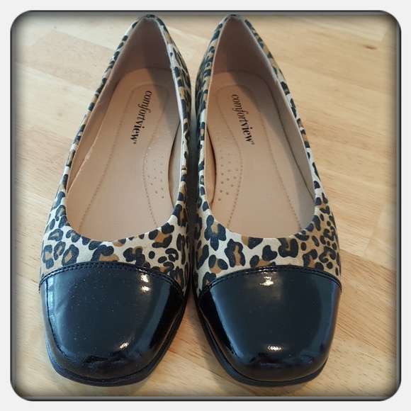 Woman's Leopard Print Flats Sz 10M - Picture 2 of 6
