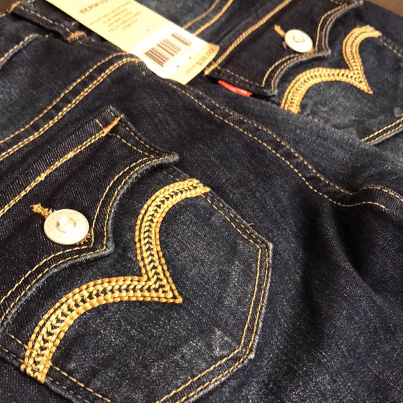 NWT Levi’s Girls’ Sweetie Bermuda Denim/Jean Short - Picture 4 of 5