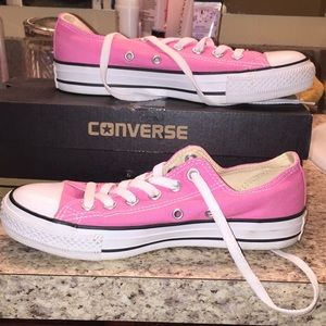 Converse pink chucks