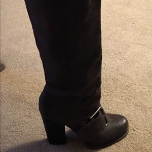 Chunky heel gray high boot