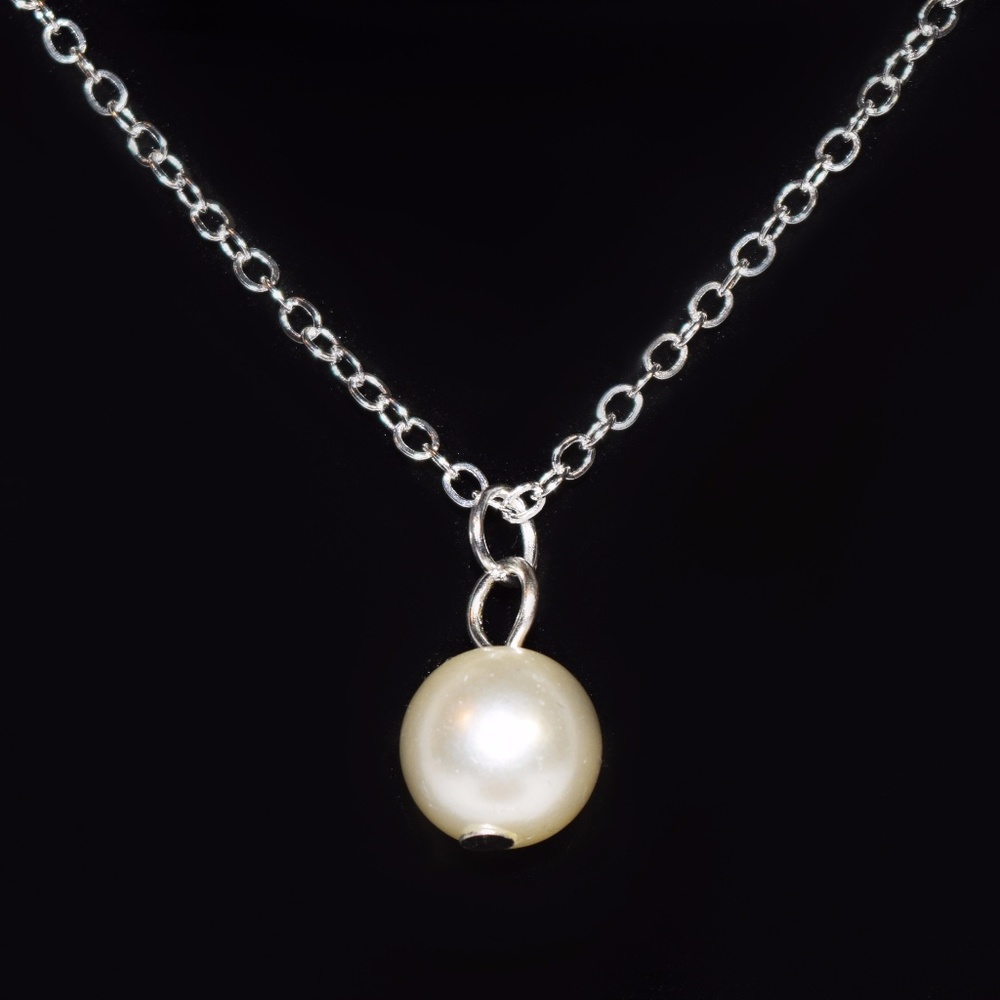 ☆CLEAR OUT☆ Layered Silver Pearl Necklace